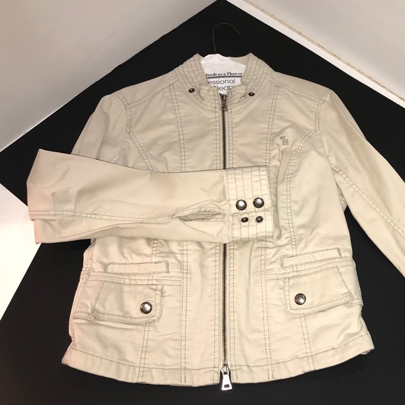 Abercrombie and Fitch wind jacket - Picture 2 of 4